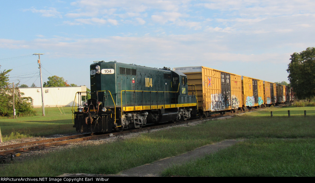 Ohio South Central Railroad (OSCR) 104